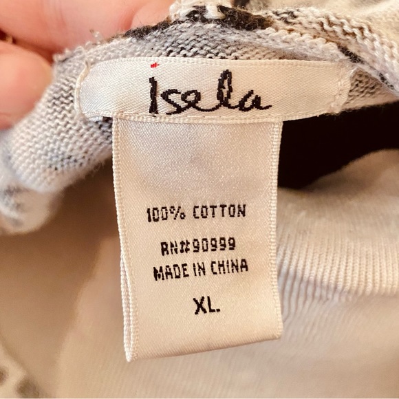 Cheetah print light sweater with hood - Picture 3 of 4